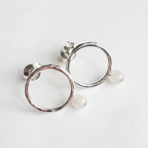 Pendientes Aro Hammer cuarzo rosa remachada